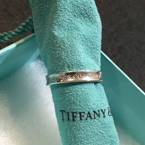 SOLD‼️‼️tiffany & co 1837 slim band sz 7